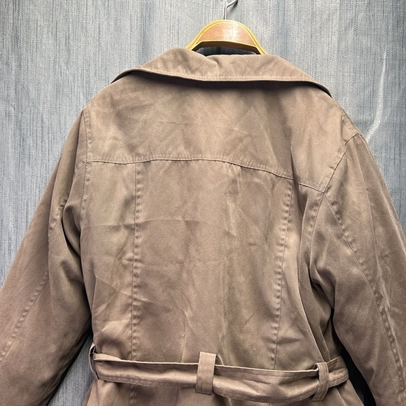 Cabelas sued like winter jacket size Large - Picture 8 of 10